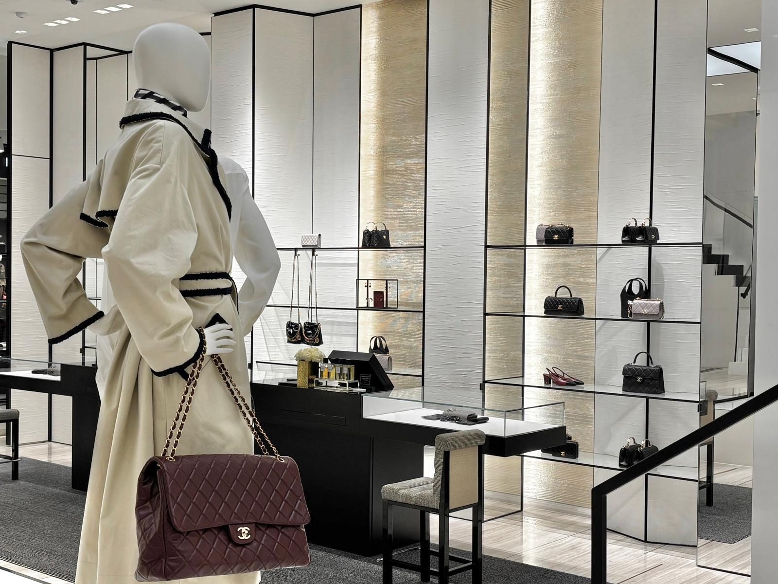 Chanel Amsterdam boutique, secondary display